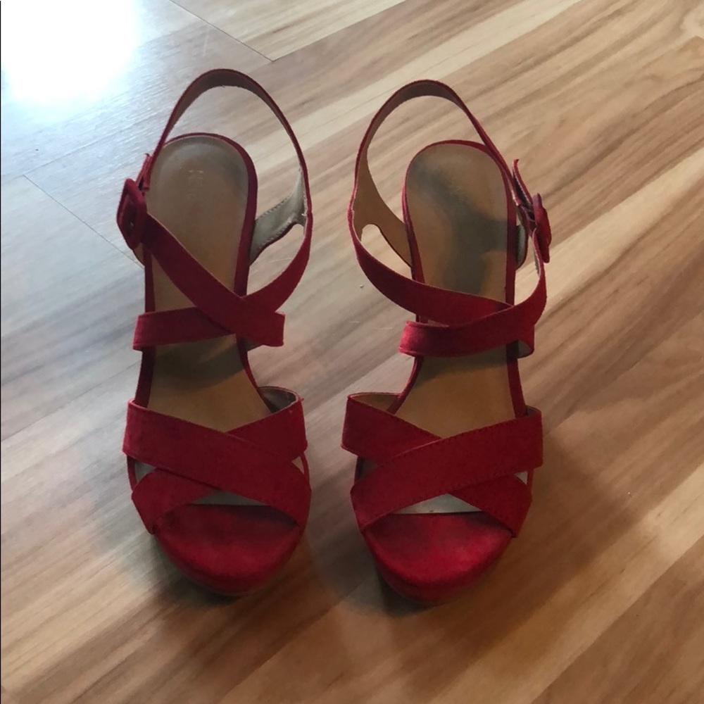 Red Wedges